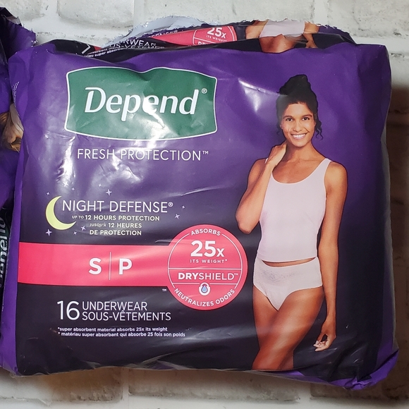 Depend Night Defense Overnight Incontinence Briefs for Women Size Small & Medium - Picture 3 of 4